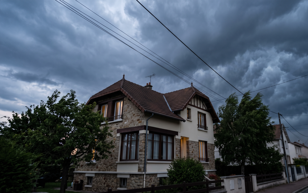Que faire avant l'orage pour protéger sa maison